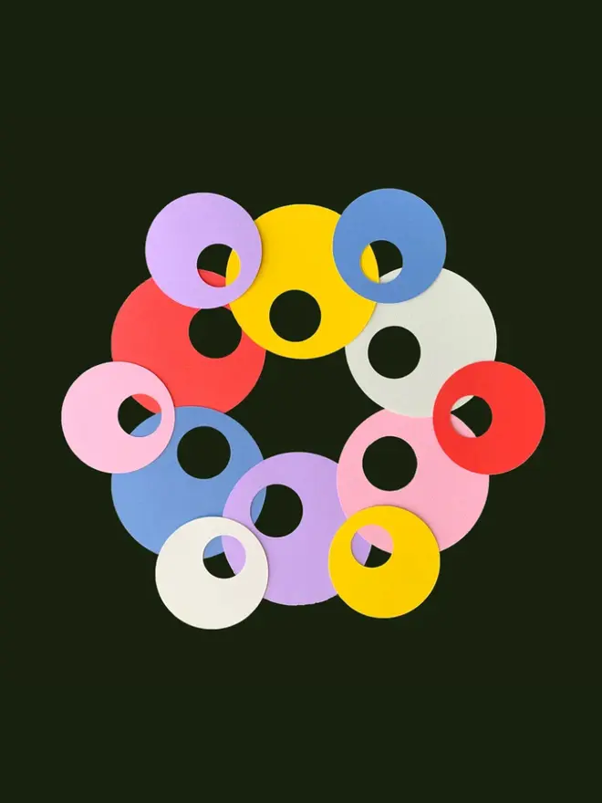 Modern Circular Gift Tag (Pack of 12), against a black background. 