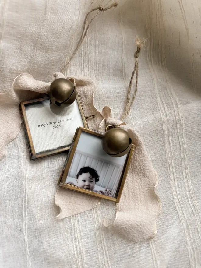 Valentine’s Day, Heirloom, keepsake, wedding, love, wedding gift, anniversary gift, long distance relationship, long distance friendship, Christmas ornament, I miss you, photo frame, when I met you, gifts for her, gifts for him