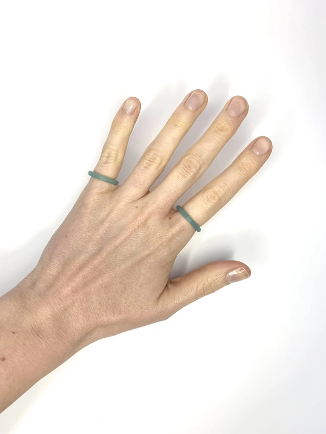 How to wear the recycled fishing net band rings