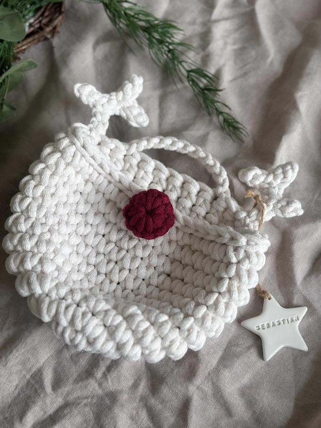 hanging reindeer crocheted christmas basket