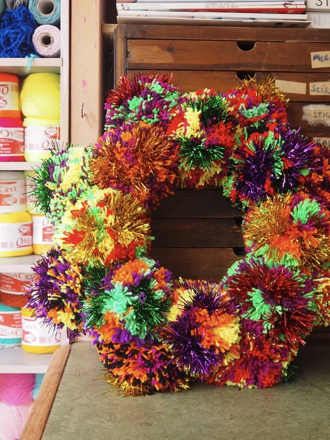 XL Tinsel Pom Pom Wreath Kit - Halloween/ Autumn
