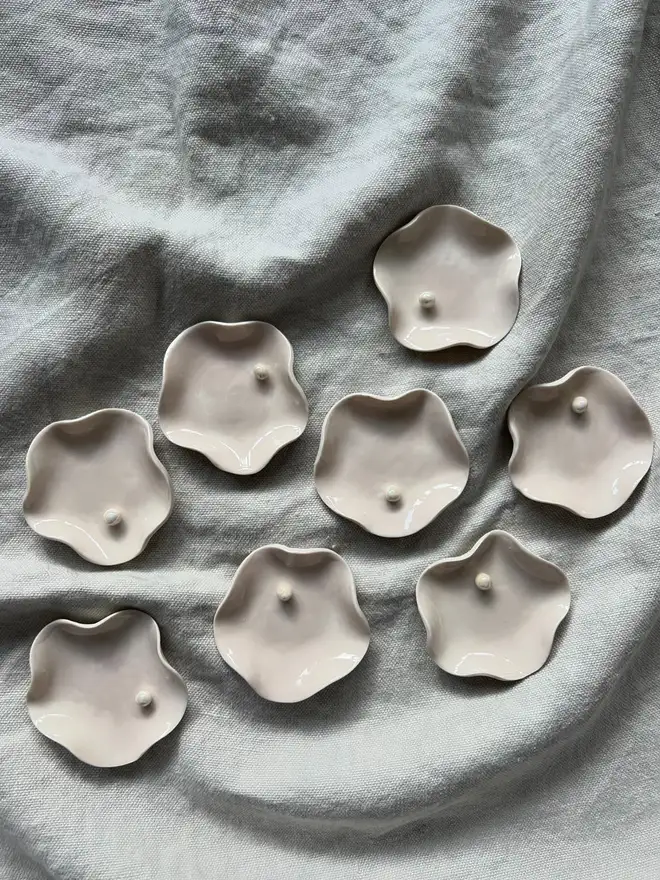 porcelain wave pearl dish