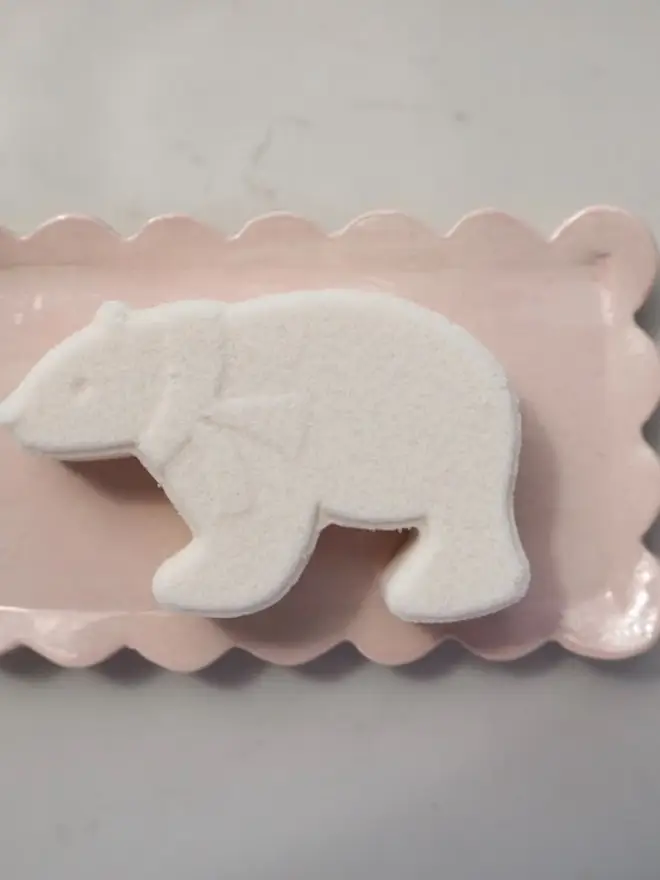 Polar Bear Bath Bombs for children and adults. Natural Ingredients. Vegan. 