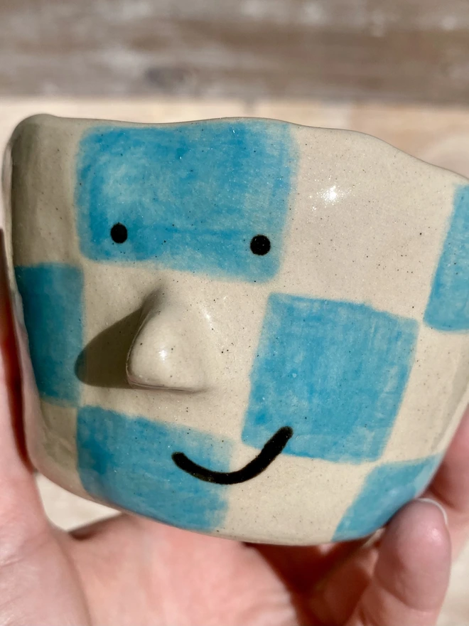 ocean checkerboard ceramic pot - close up