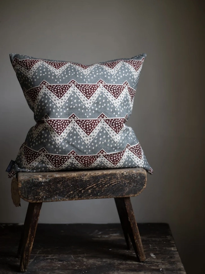 Snow 'Peaks' Cushion