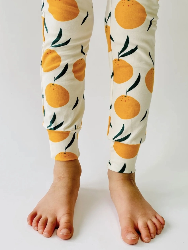 Organic Cotton Leggings in Cream "Clementine Grove" Print. 