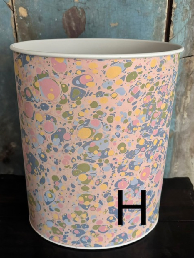 Oval Waste Paper Bin. A bin in H