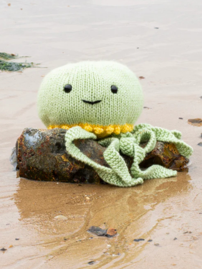 Jellyfish Knit Kit. A jellyfish in green/yellow.