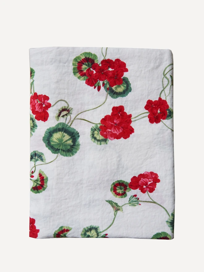 Tablecloth printed with geraniums