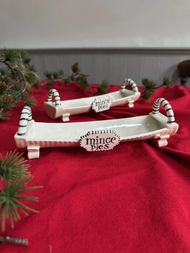display two Christmas mince pie dishes porcelain