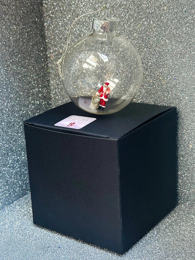 Black kraft gift box 