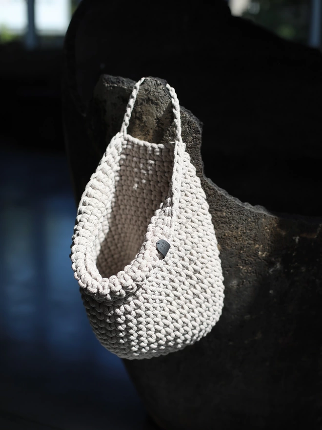crochet hanging bag ivory Zuri House