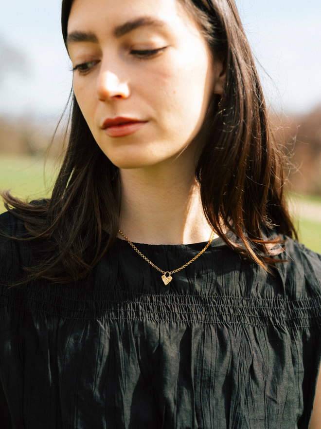 Mini heart gold pendant necklace