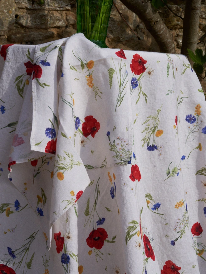 Table linen printed with summer florals