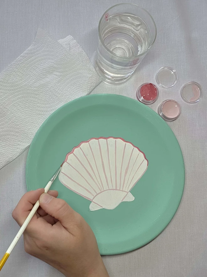 painting process of mint shell plate