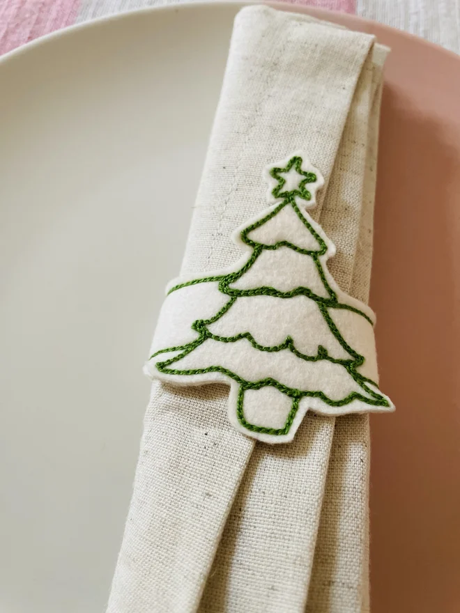 embroidered tree napkin ring