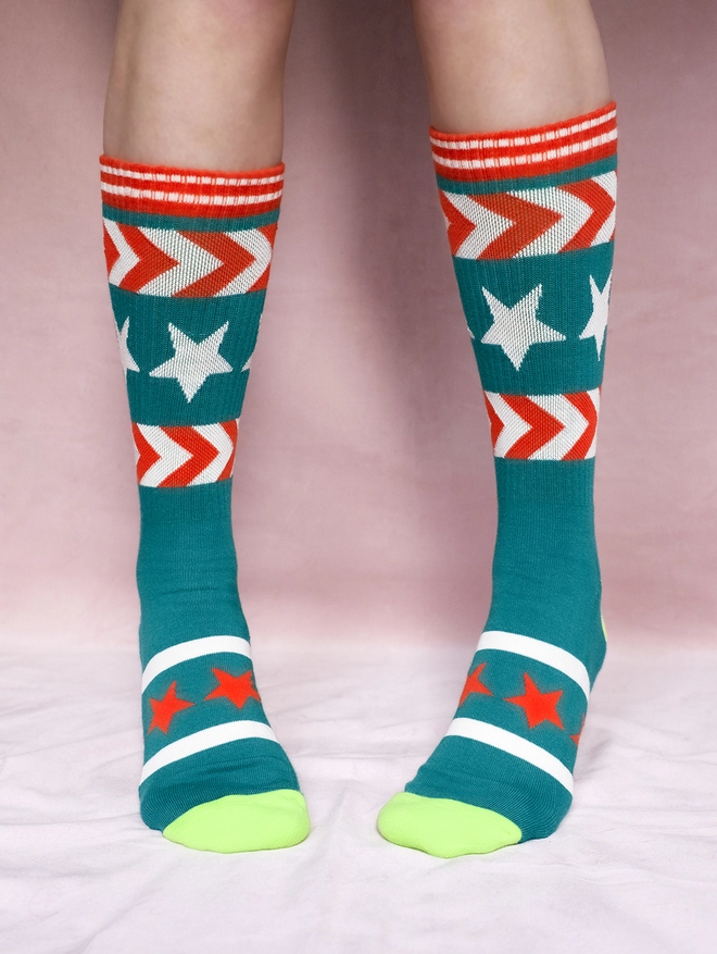 Green star sporty socks
