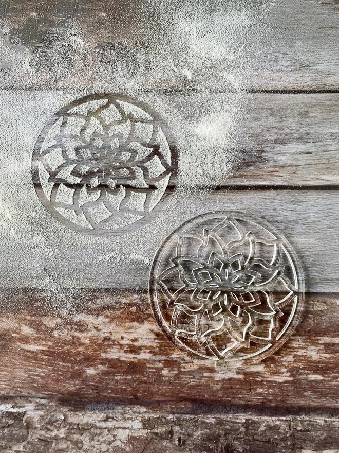 Bread art stencils - round