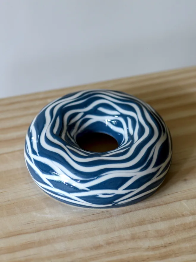 Avocado Planter Blue & White Wavy Circles