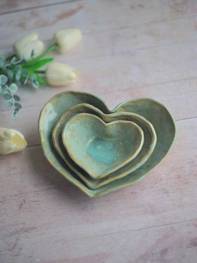 heart nesting bowls, ceramic heart bowls, Jenny Hopps Pottery