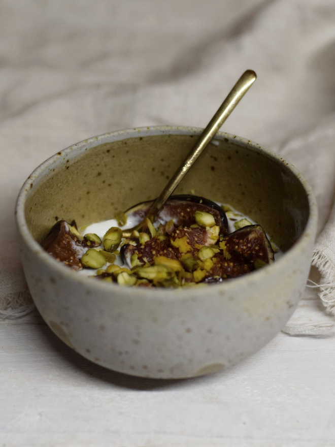 stoneware snack bowl with figs