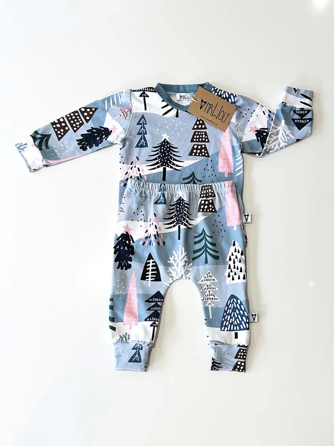 Baby and toddler lounge set in a cosy winters dream print