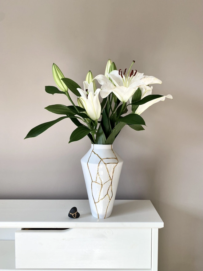 white kintsugi vase