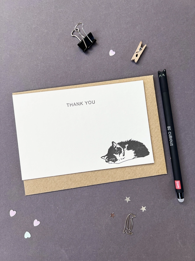 Flat correspondence cards illustrated with a sleeping cat