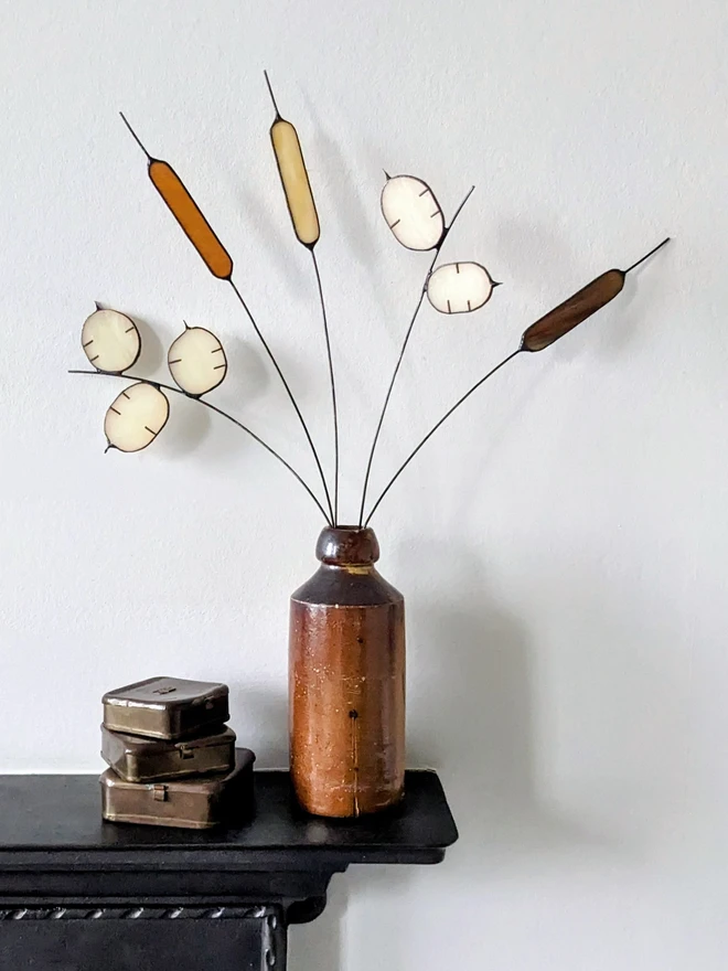 Bulrush and honesty stems