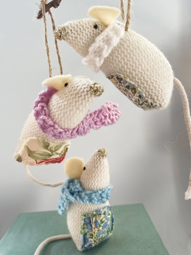 Mice with Hanging String