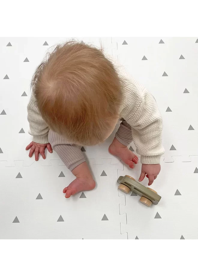 Triangle Baby Playmat in White