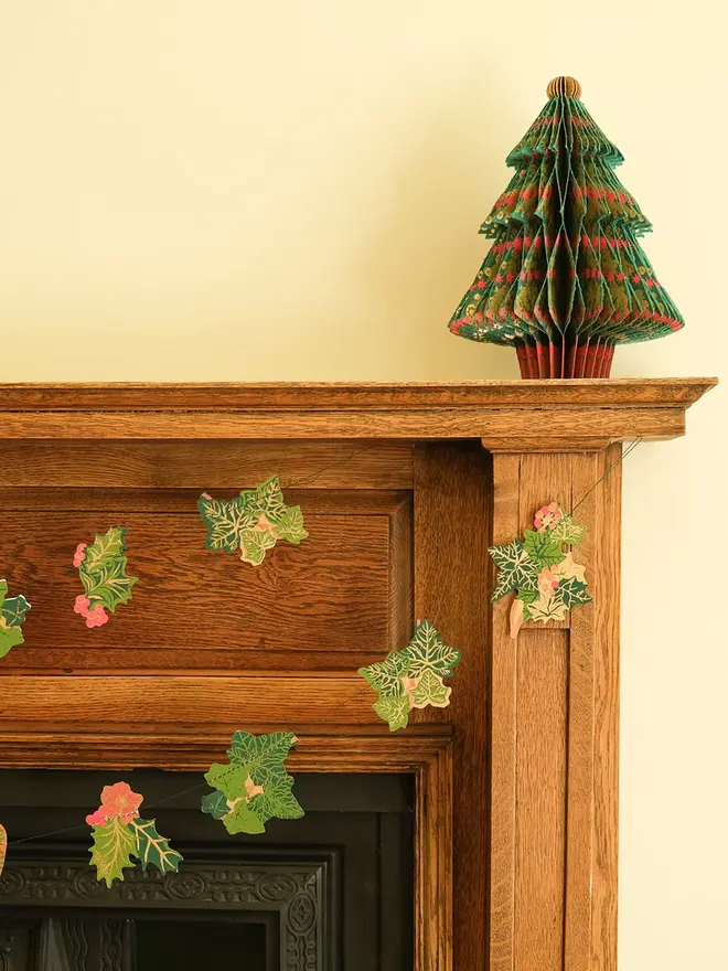 Holly And Ivy Sewn Garland (Set Of 6)