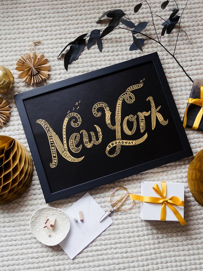 New York iconic typographic black and gold print