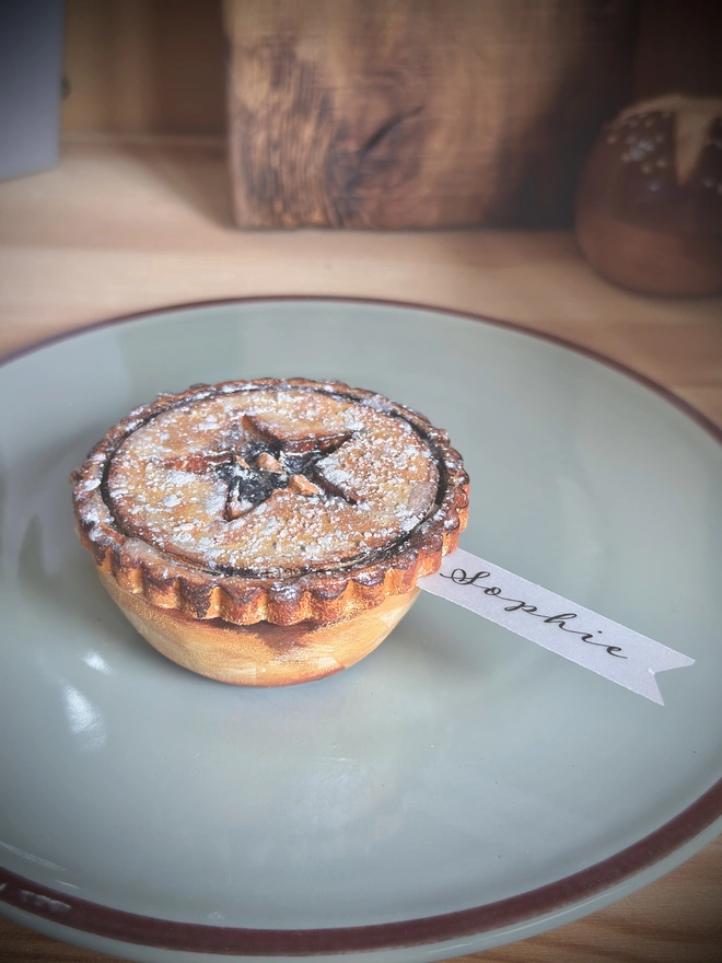 Wooden christmas mince pie place setting