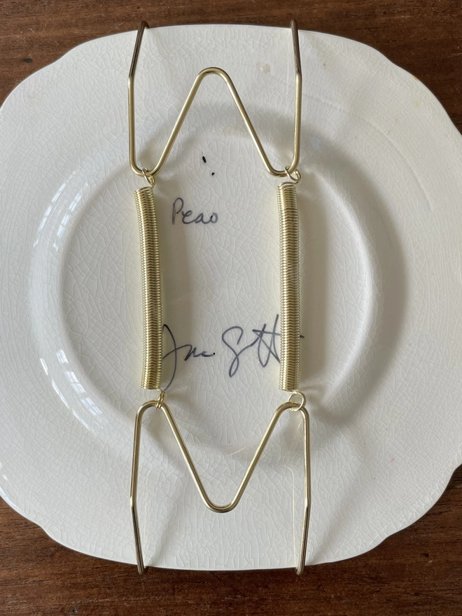 plate hanger