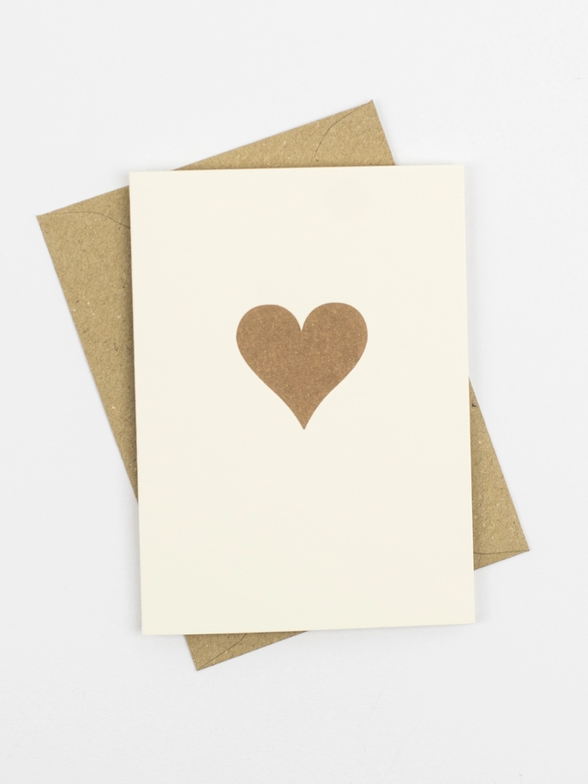 The traditional gold heart in the middle of the small card with envelope that are all UK made