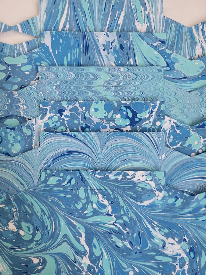 Hand-marbled Christmas crackers