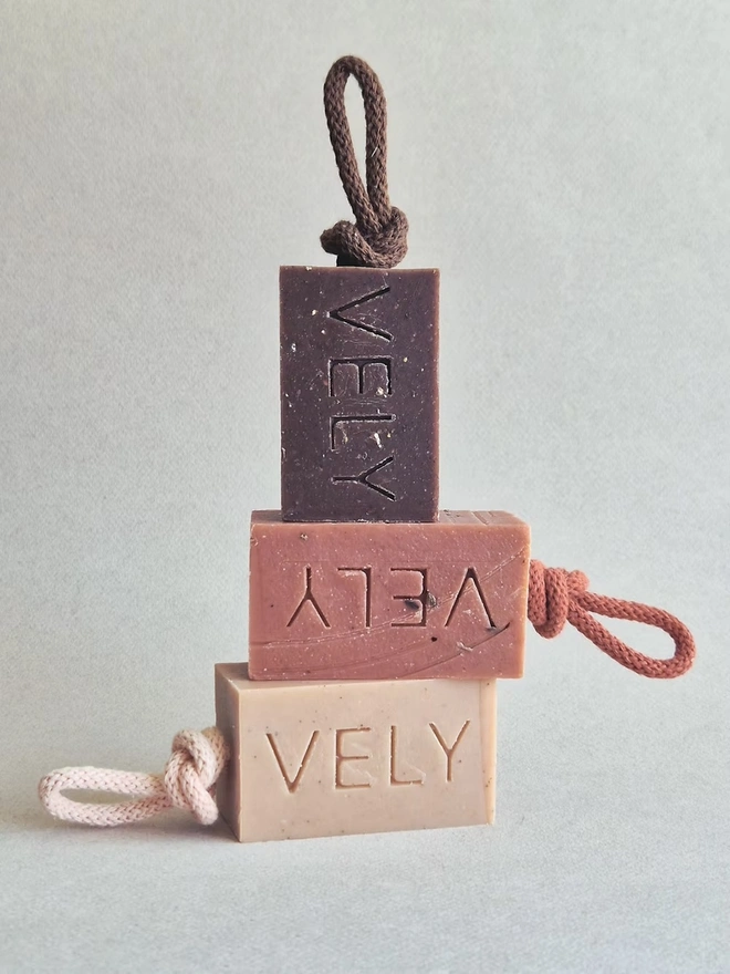 Soap On A Rope "Amélie" With French Pink Clay