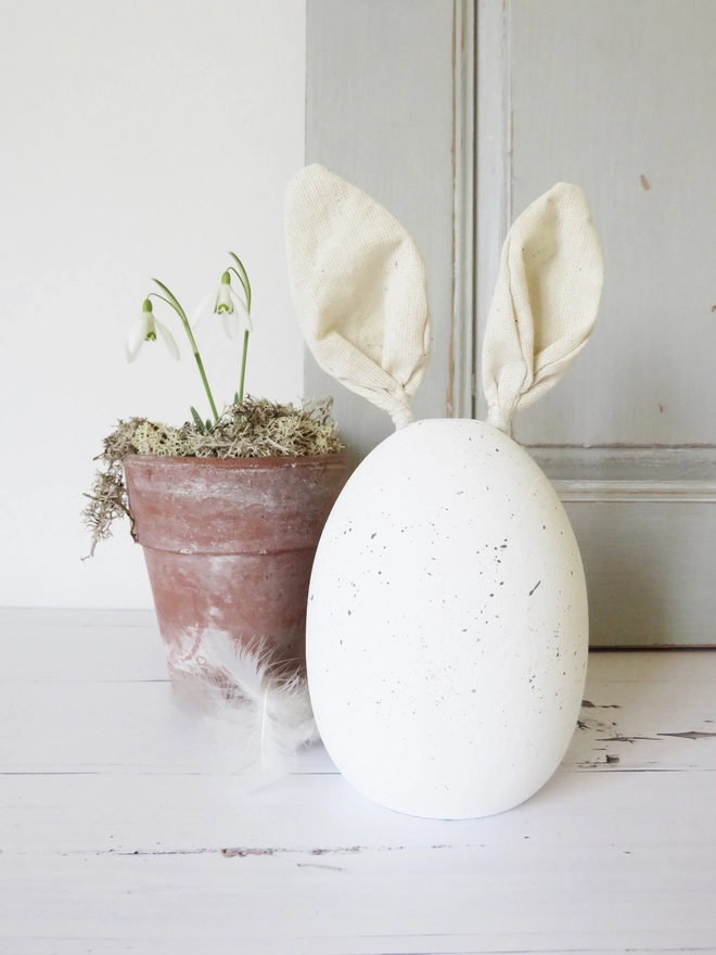 handpainted wooden easter bunny egg decoration