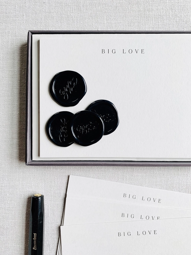 Big_love_pale_grey_notecard_set_02