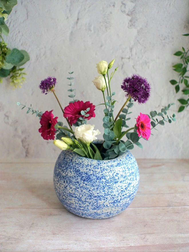 large blue vase, blue splatter vase, round vase, globe vase, ceramic large vase, vase gift, flower vase, flower gift, gift for flower lovers, Floral gift, blue vase, Jenny Hopps Pottery