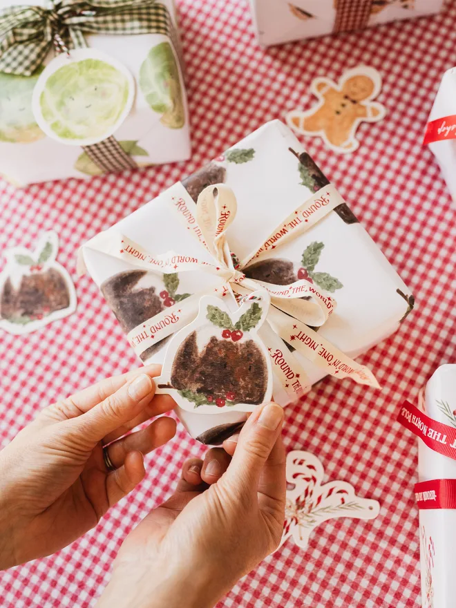 Christmas Pudding Gift Wrap 