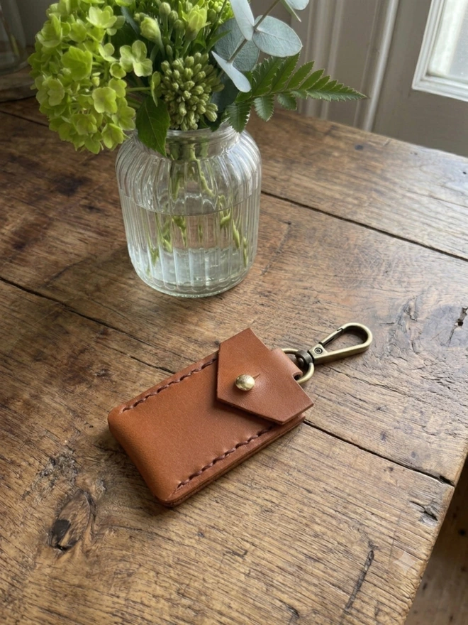 tan leather plectrum keyring