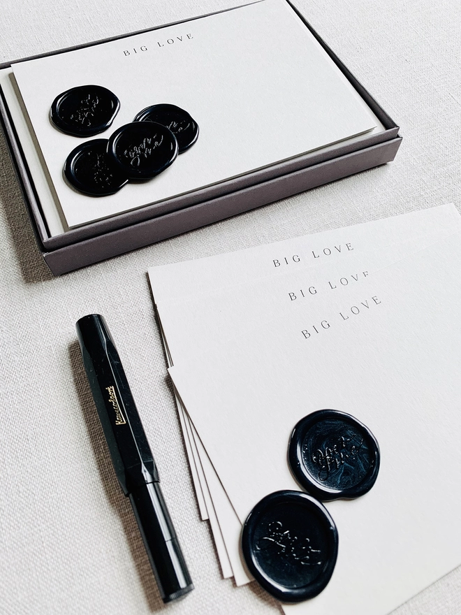 Big_love_pale_grey_notecard_set_03