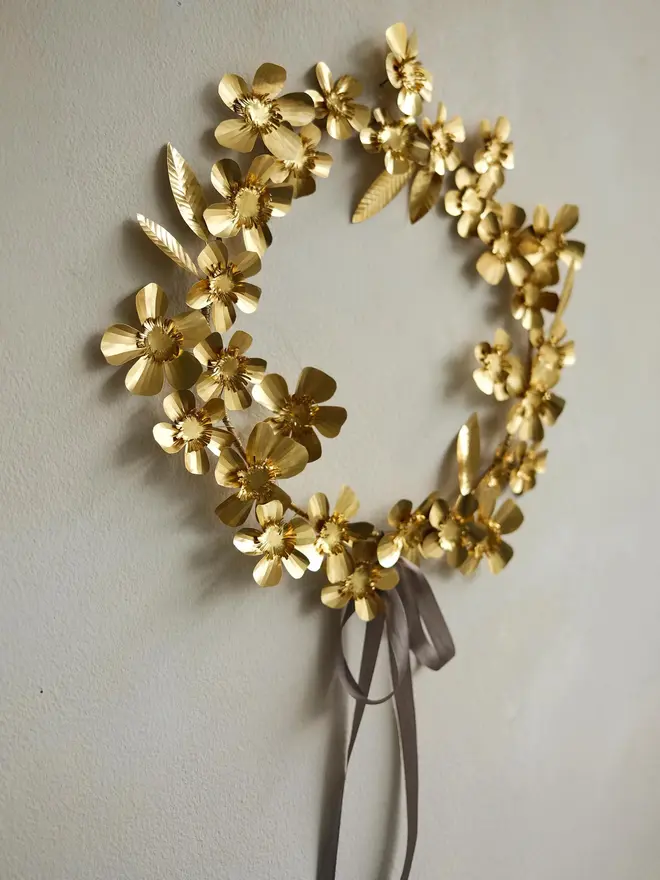 Spring metal wreath