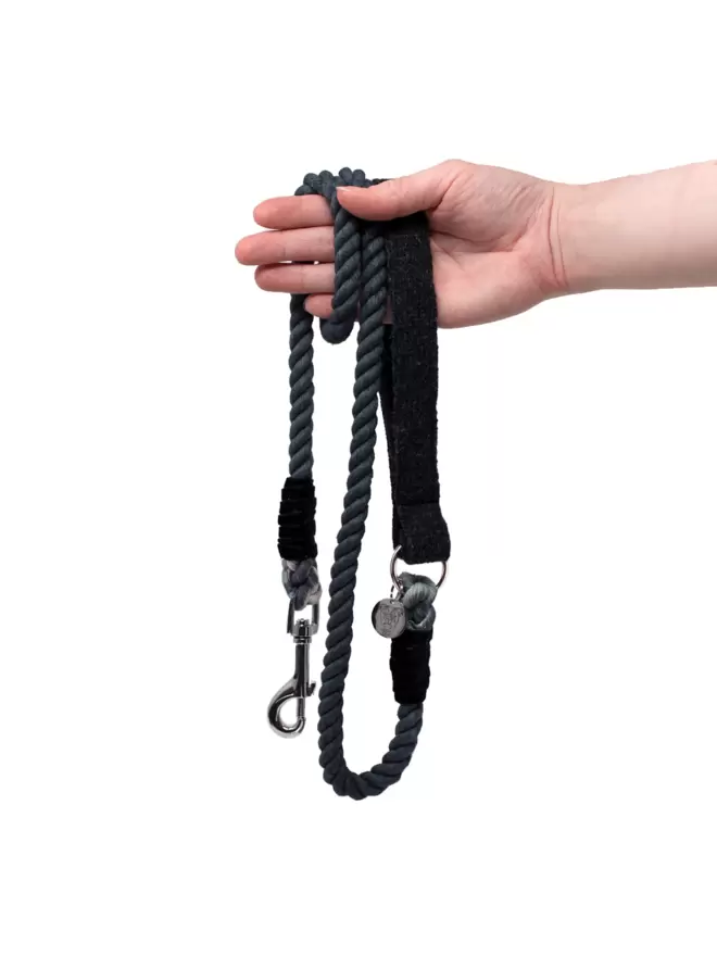 black rope dog lead with black rope and handle