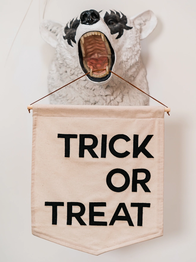 Trick Or Treat Halloween Wall Hanging