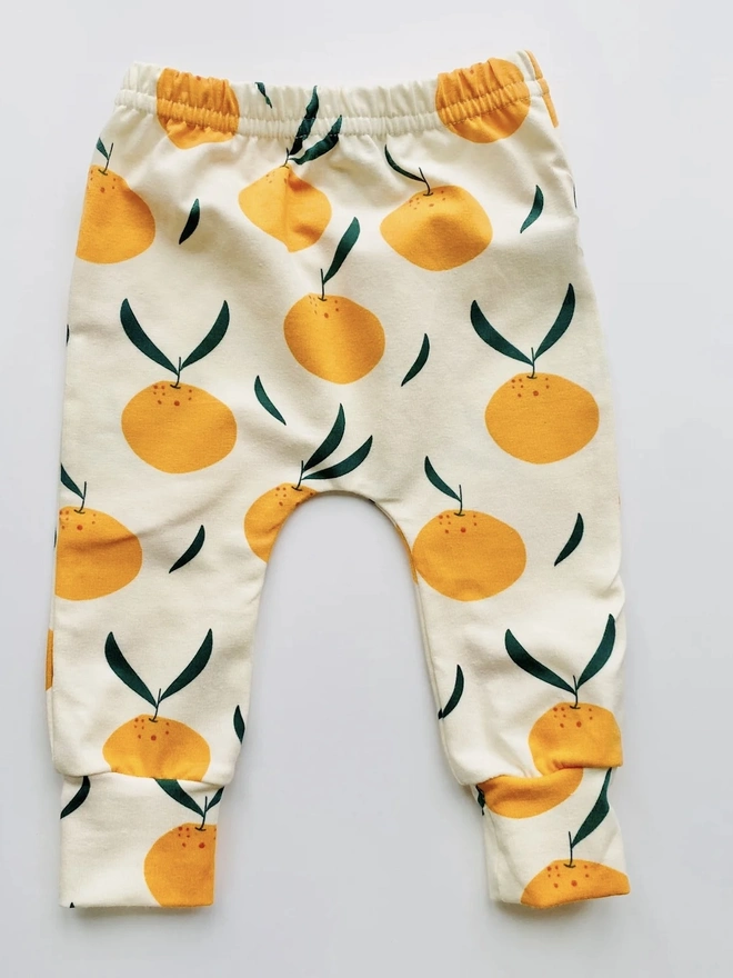 Organic Cotton Leggings in Cream "Clementine Grove" Print. 