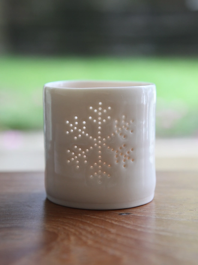 frost snowflake mini porcelain tealight holder