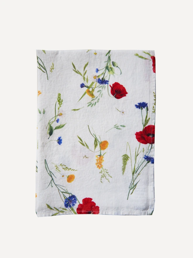Table linen printed with summer florals